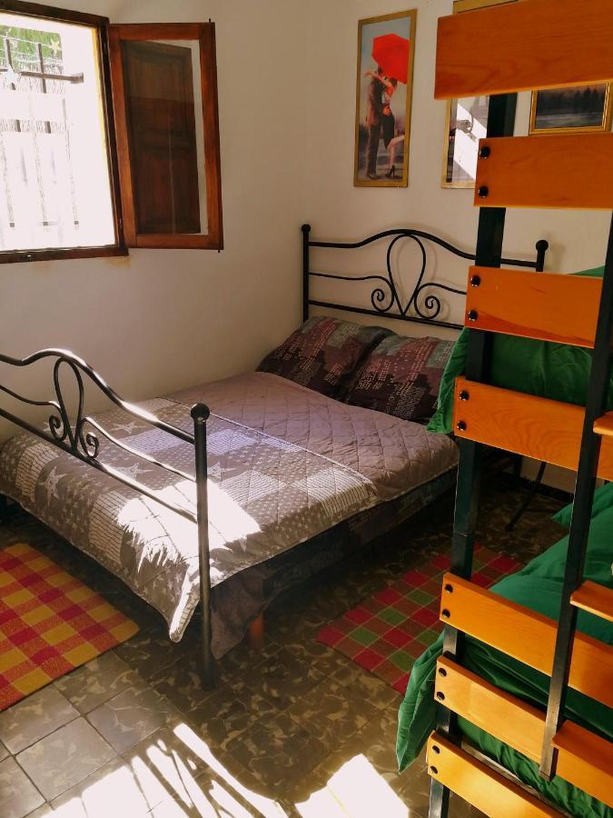 Los Amigos De Claude & Joanna Ontinyent Dış mekan fotoğraf